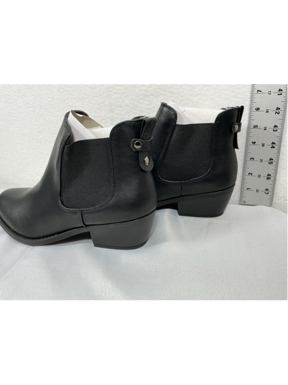 Woman’s New Soda Chelsea Pull On Bootie Size 7.5 Black Faux Leather Block Heel - Picture 3 of 7